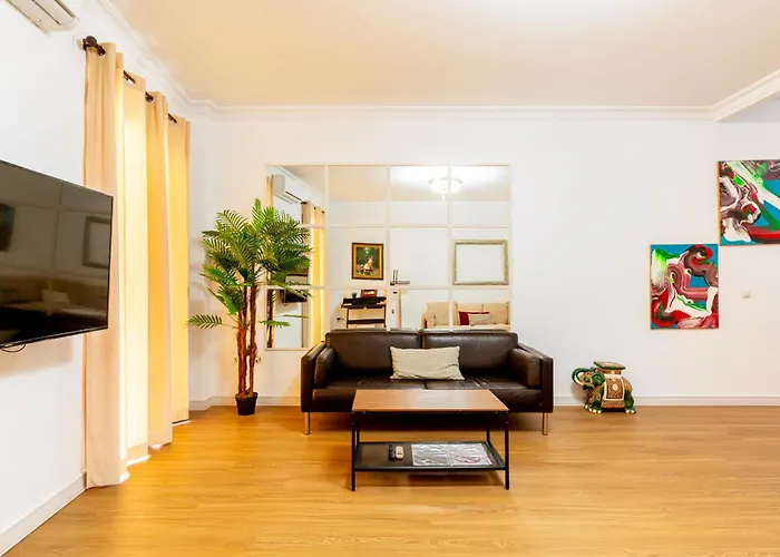 House Sevillana Parking